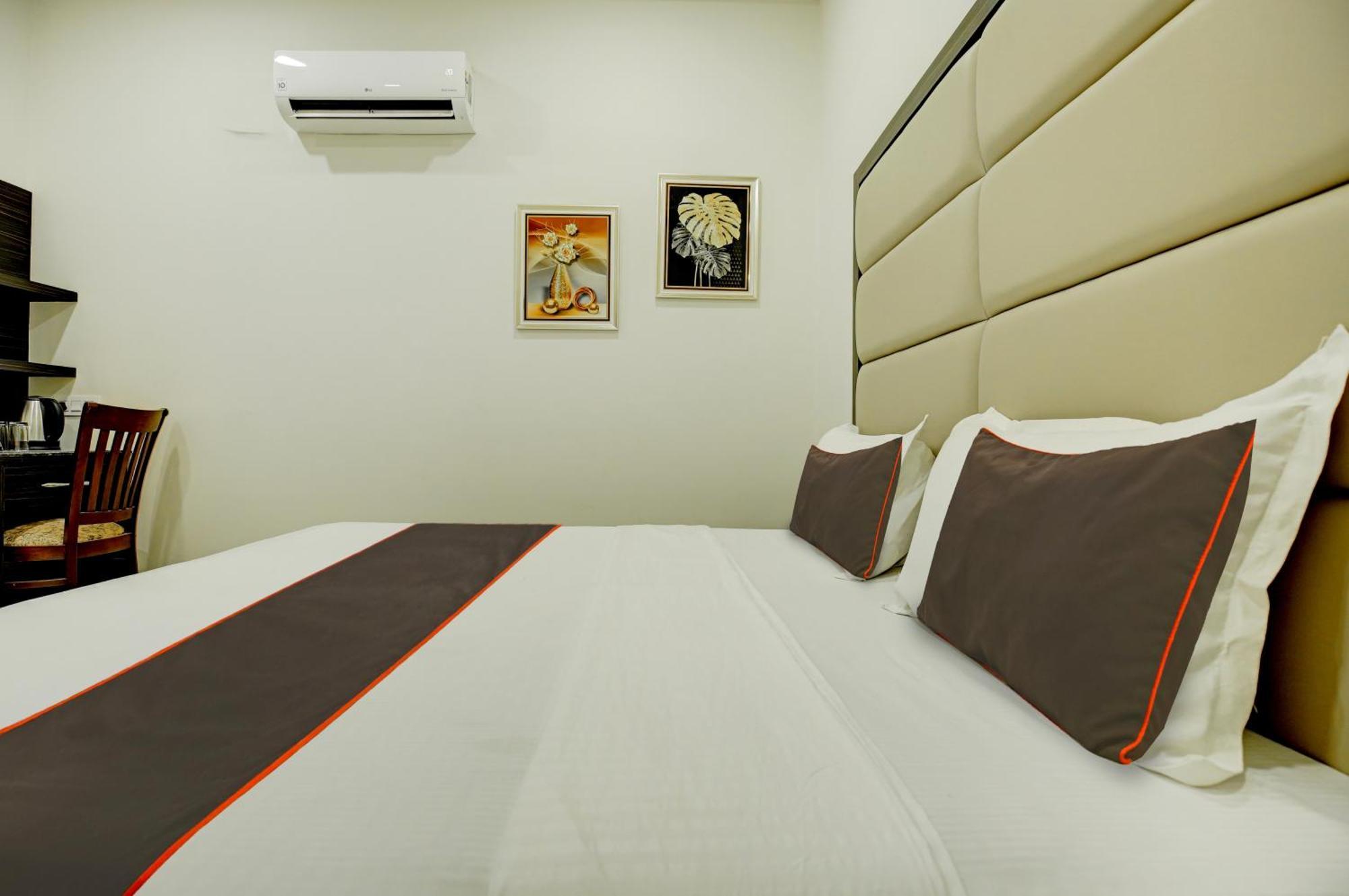 Super Collection O Ovel Hotel Grand Abadpura Esterno foto