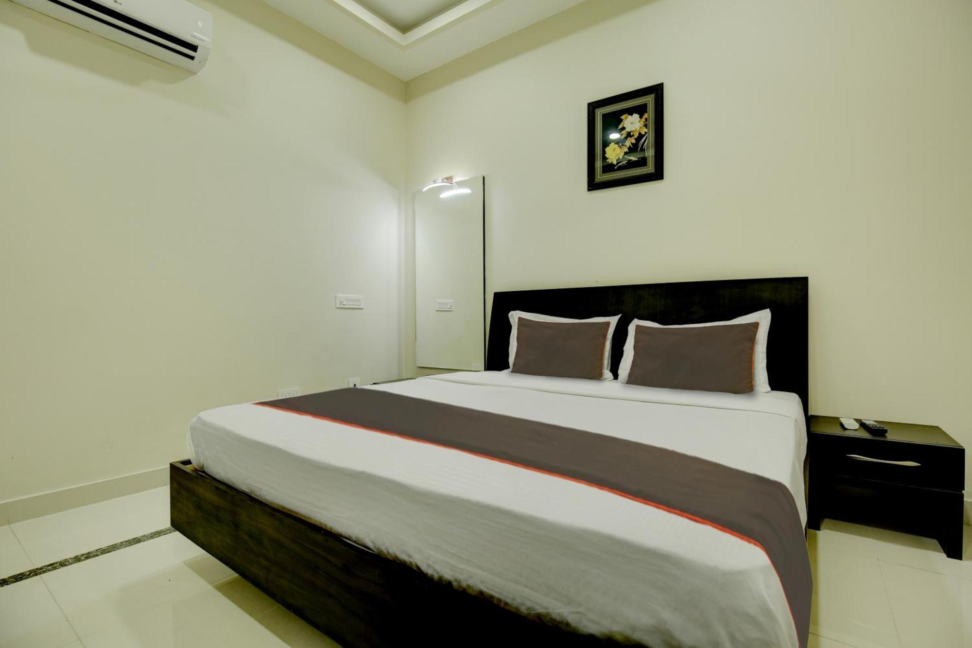 Super Collection O Ovel Hotel Grand Abadpura Esterno foto
