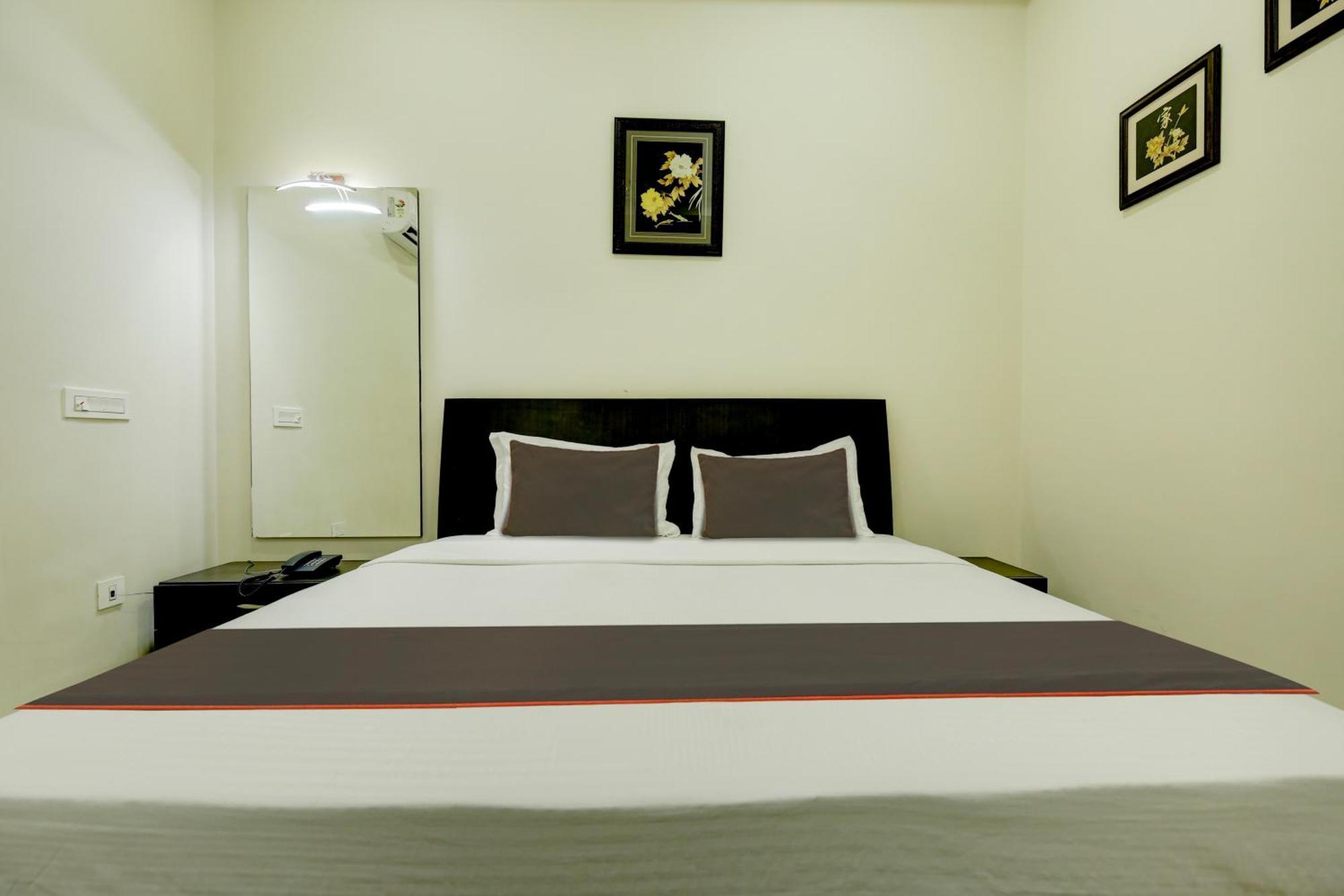 Super Collection O Ovel Hotel Grand Abadpura Esterno foto
