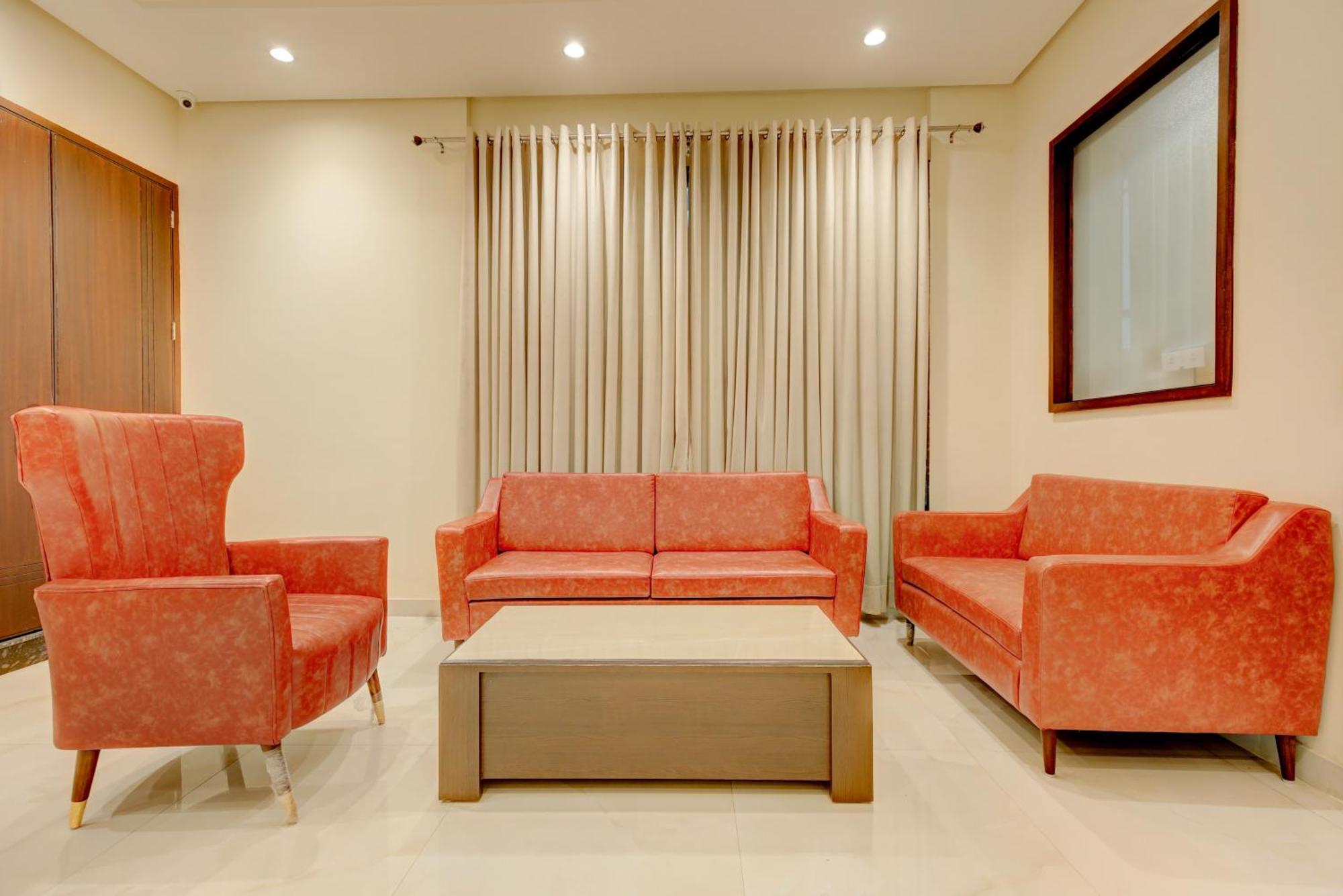 Super Collection O Ovel Hotel Grand Abadpura Esterno foto