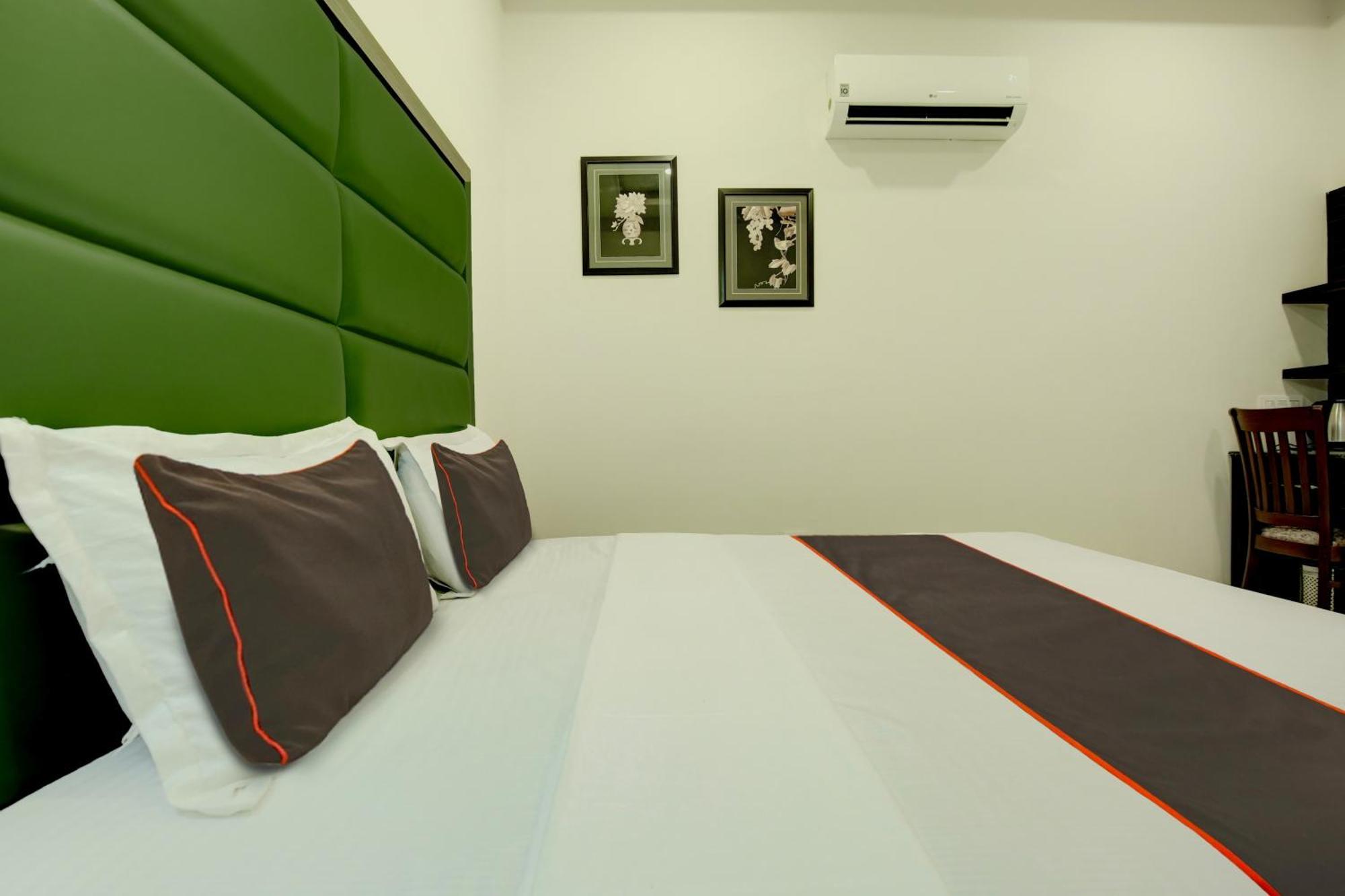 Super Collection O Ovel Hotel Grand Abadpura Esterno foto
